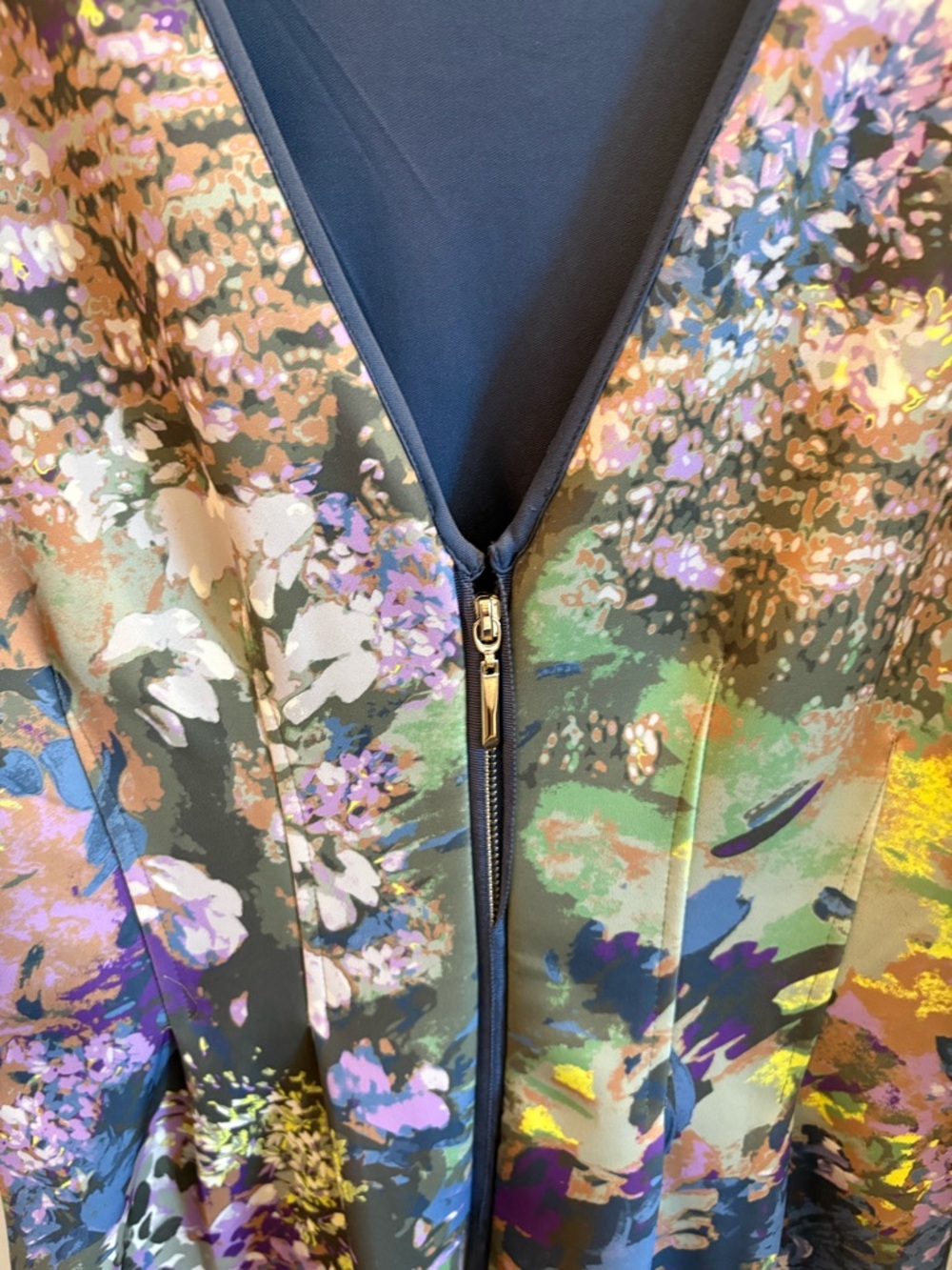 WHBM Floral Watercolor Scuba Lined dress in Size 8 - Picture 5 of 9